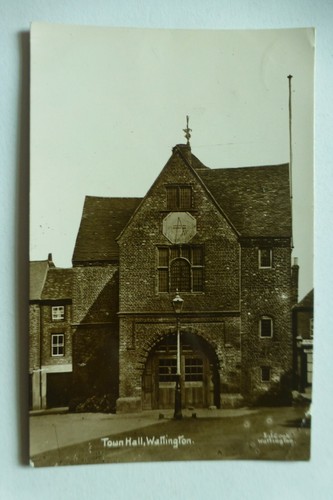 Q499 town hall - q499, watlington