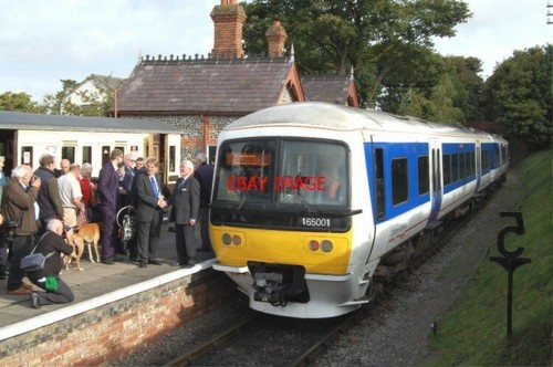 Photo class 165 dmu 165001 - photo,